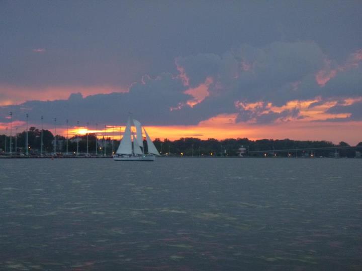 Sunset Sailing in Annapolis on Schooner Woodwind