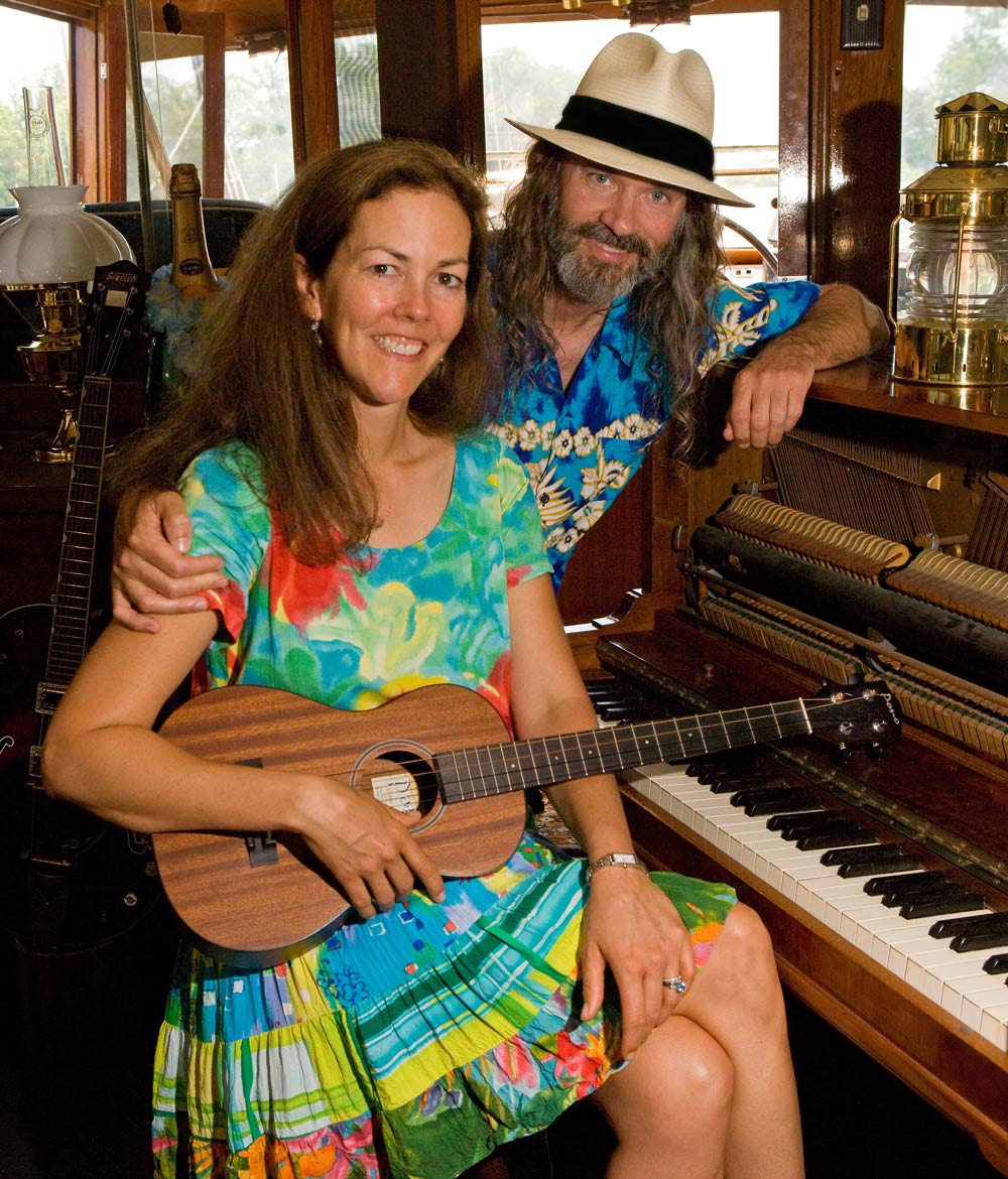 Mike and Kelly Lange singing on the Woodwind